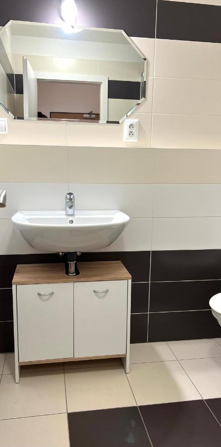 Apartment Prague-2 Rooms Free Parking מראה חיצוני תמונה