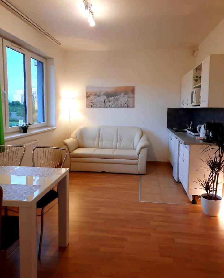 Apartment Prague-2 Rooms Free Parking מראה חיצוני תמונה