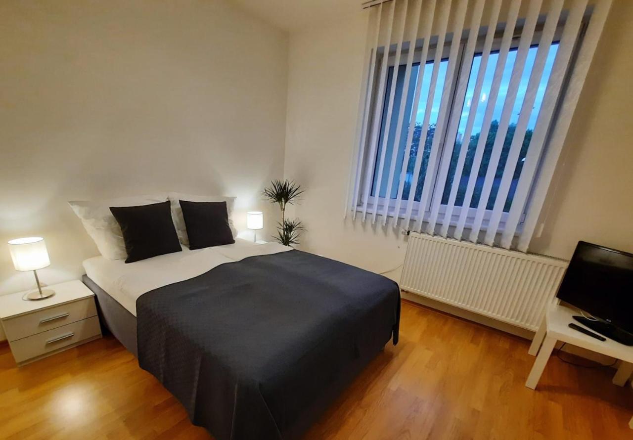 Apartment Prague-2 Rooms Free Parking מראה חיצוני תמונה